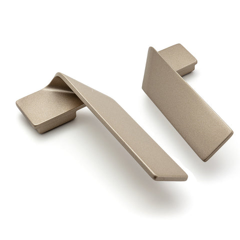 Furniture Handle H2155 Material: Zinc alloy Finish: Gold BrushedDark PewterPearl BeigeA/B Black Matt Hole centres: 16 mm Dimensions: 100 x 24 mm Note: Please order screws separately:022.35.225: 22mm Screws for use with all Häfele handles where panel thick