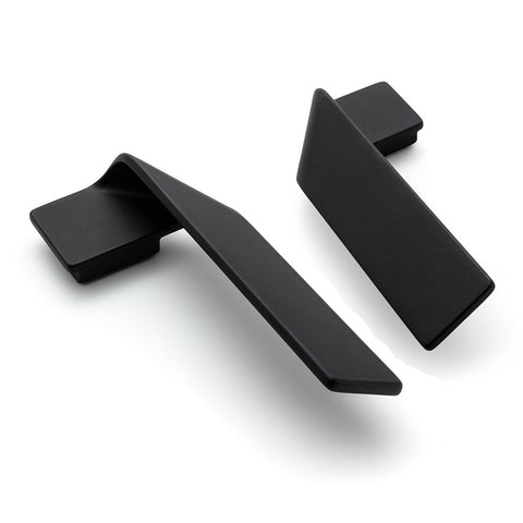 Furniture Handle H2155 Material: Zinc alloy Finish: Gold BrushedDark PewterPearl BeigeA/B Black Matt Hole centres: 16 mm Dimensions: 100 x 24 mm Note: Please order screws separately:022.35.225: 22mm Screws for use with all Häfele handles where panel thick