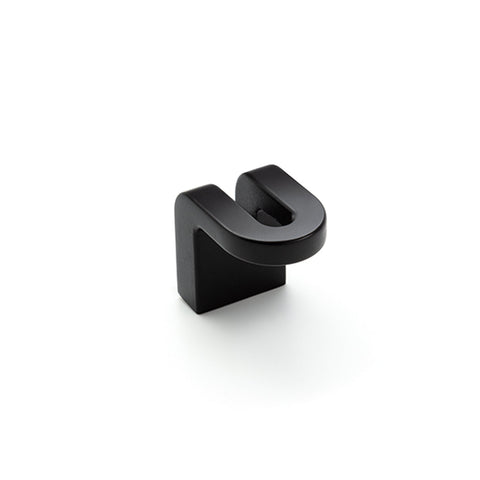 Furniture Knobs H2165 Material: Zinc alloy Finish: Black MattNickel BrushedChrome Polished Dimensions: 35 x 29 mm Note: Please order screws separately:022.35.225: 22mm Screws for use with all Häfele handles where panel thickness is 16 - 18mm022.35.387: 38