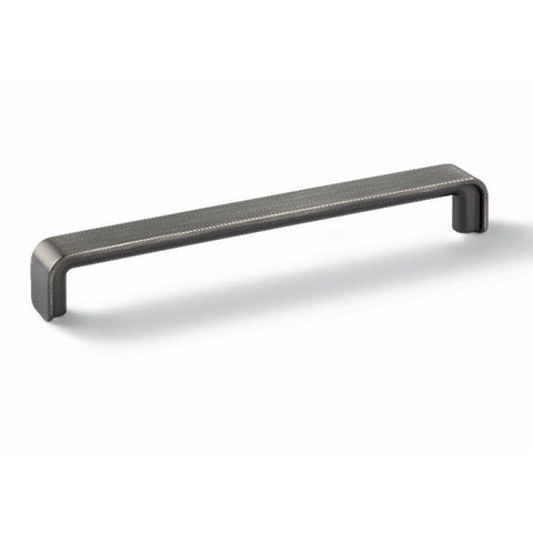 Furniture Handle H1920 Material: Zinc alloy Finish: Nickel Brushed, platedBlack Nickel, plated blackBlack Matt Hole centres: 160 mm Dimensions: 169 x 22 mm Note: Please order screws separately:022.35.225: 22mm Screws for use with all Häfele handles where