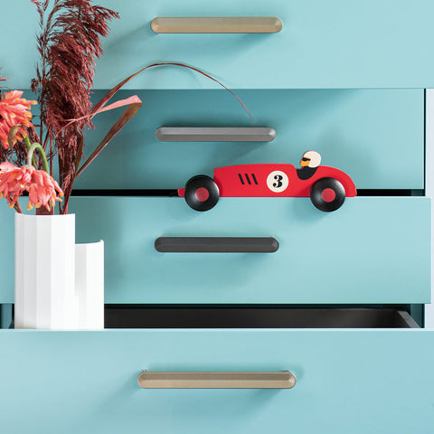 Furniture Handle H2110 Material: Aluminium Finish: Metallic GreyMatt, Dark GreyBronze Hole centres: 160 mm192 mm Dimensions: 181x 28 mm214x 28 mm181x 28 mm Note: Please order screws separately:022.35.225: 22mm Screws for use with all Häfele handles where