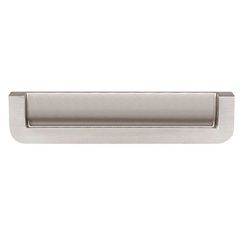 Flush Handle Luxe Finish: Nickel plated matt Hole centres: 128 mm Dimensions: 137 x 30 mm Note: Please order screws separately:022.35.225: 22mm Screws for use with all Häfele handles where panel thickness is 16 - 18mm022.35.387: 38mm Screws for use with a