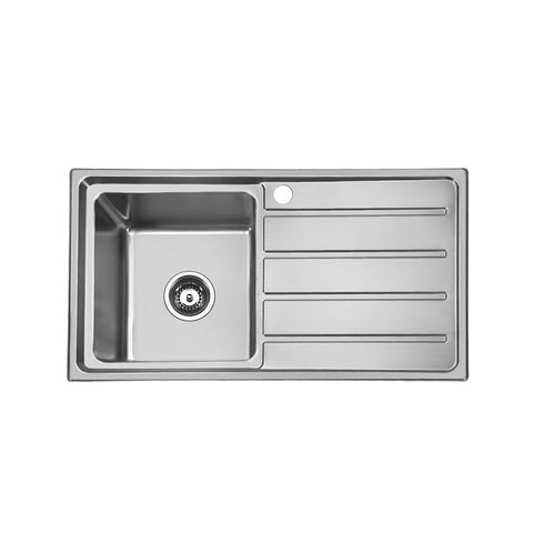 Squareline Plus Single Bowl R/H Drainer Features: 0.8mm Thick Premium 18/10 Stainless Steel Satin Polish FinishWatermark waste25mm radius Satin Polished25L CapacityTop mount Bowl Configuration: Single Bowl Drainer Configuration: Push/Pull plug and waterma