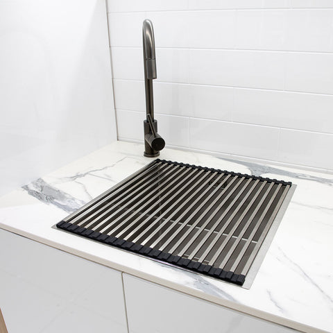 Squareline Rollup Drainer Mat Features: 470 x 440 mm (L x W)18/10 Stainless steel brushed finishFits all sinks in the Squareline rangeManufacturer's warranty: 20 years Hafele