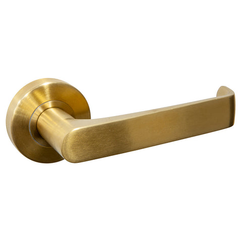 Torquay Lever Handle Features: Solid stainless steel handleStainless steel rose cover and diecast baseConcealed through-bolt rose fixing Press fit rose cover Finish: Satin stainless steelPolished stainless steelSatin brassGraphite black Door thickness: Pa