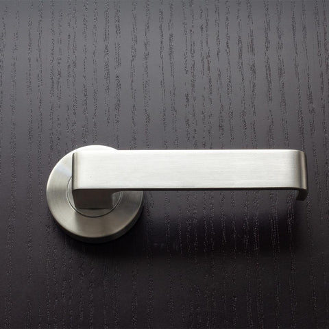 Coogee Lever Handle Features: Hollow stainless steel handleStainless steel rose cover and diecast base Concealed through-bolt rose fixing press fit rose cover Finish: Satin stainless steel Door thickness: Passage 32 - 50Privacy 32 - 42 Spindle: Ø7.6 Centr