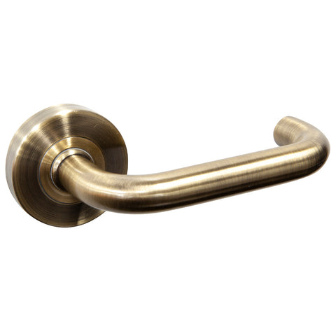 Prevelly Hollow Lever Handle Features: Solid stainless steel handleStainless steel rose cover and diecast baseConcealed through-bolt rose fixing Press fit rose cover Finish: Satin stainless steelPolished stainless steelSatin brassAntique brassGraphite bla