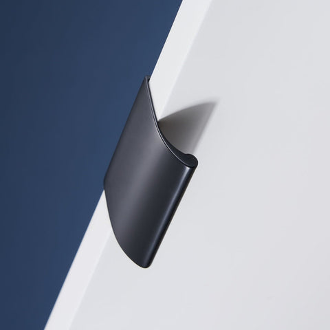 Bradley Solid Brass Handle | Black XS - M