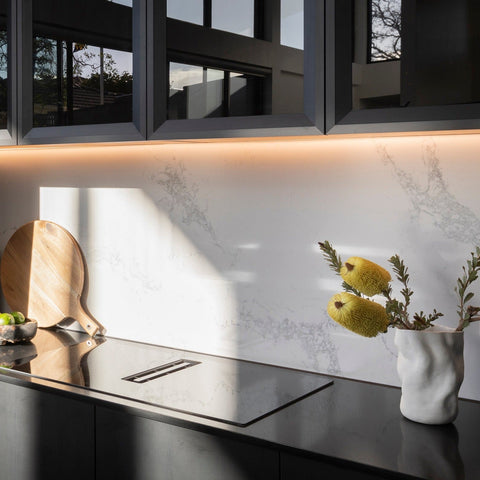 LED Striplight Kit Cool White Features: LED Striplight 3042 kit for recess mountingZinc alloy profile>50,000h lifetimeSelf adhesive mounting of LED stripA+ energy efficiencyIP20 degree of protection Colour temperature: 4000K cool white Profile width (mm):