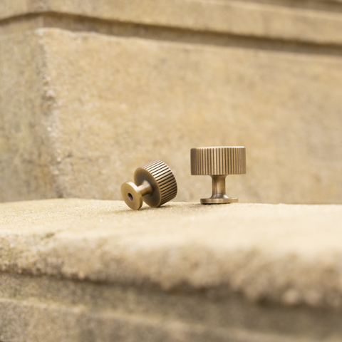 Freya Solid Brass Knob | Bronze S - M