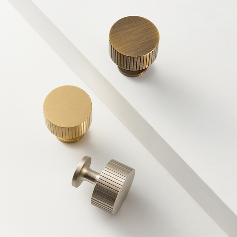 Freya Solid Brass Knob | Bronze S - M
