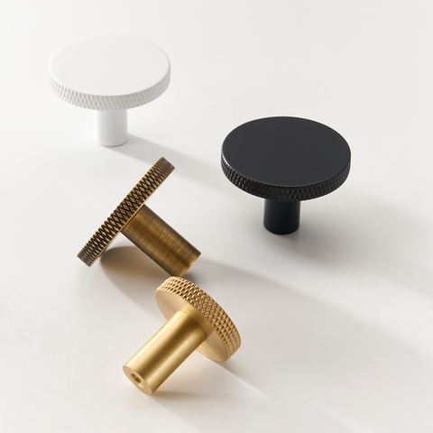 Soren Solid Brass Knob | Black S - M