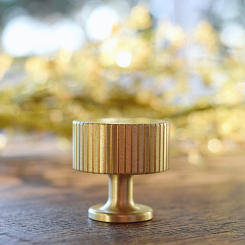 Freya Solid Brass Knob | Satin Brass (Grooved)