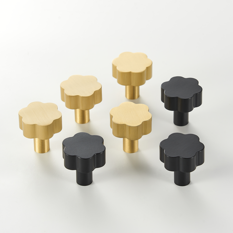 Wavey Solid Brass Knob II | Black