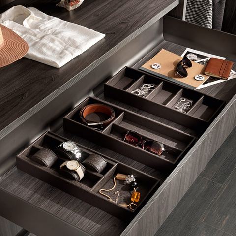 Night 4 Space Divider Moka Brown Dimensions: 262mm x 136mm Finish: Moka Brown NOTE: Available 4-6 weeks from order placement. Hafele