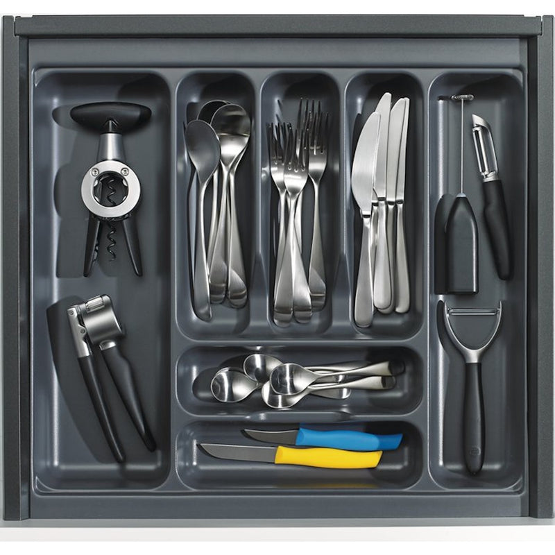 Hettich OrgaTray 440 Cutlery Insert – Plastic, Anthracite The Hettich OrgaTray 440 Cutlery Insert in Anthracite is a premium plastic organiser designed to fit seamlessly into standard drawer systems, including Hettich’s InnoTech and Atira ranges. With its