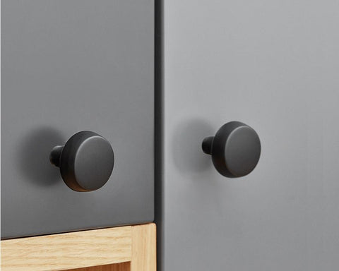 Furnipart Autumn Knob. Finish: Matt Black. Diameter: 36mm