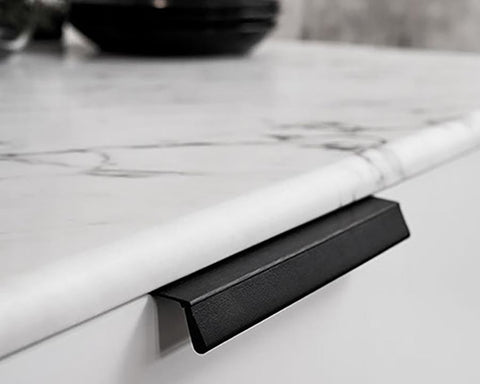 Furnipart Bench handle. Finish: Black Leather/Brushed Matt Black. Length: 200mm