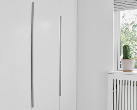 Furnipart Edge Straight Handle. Finish: Inox Look