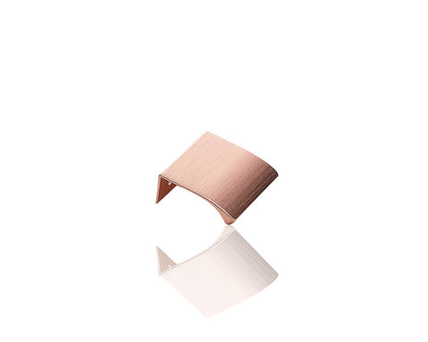Furnipart Edge Straight knob. Finish: Brushed Rose Gold. Length: 40mm