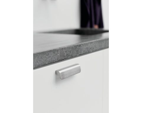 Furnipart Fall handle. Finish: Inox Look.