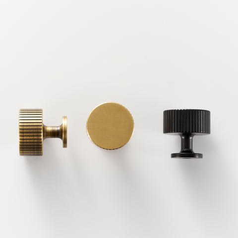 Freya Solid Brass Knob | Black S - M