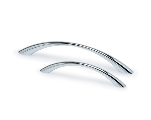 Tapered Bow Handle in Chrome. Hole Centres: 128mm. Length: 144.9mm Height: 22mm