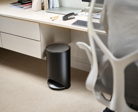 Arc™ 10L Easy-push Matt Black Pedal Bin