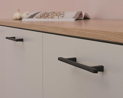 Furnipart Pen Handle. Finish: Black. Length: 183mm