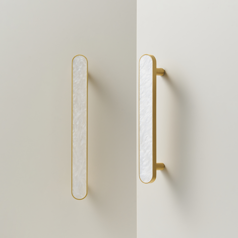 Prisma Solid Brass & Acrylic Round Handle | Satin Brass & Speckled White S - M