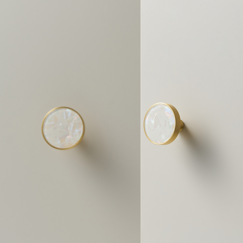 Prisma Solid Brass & Acrylic Round Knob | Satin Brass & Speckled White S - M