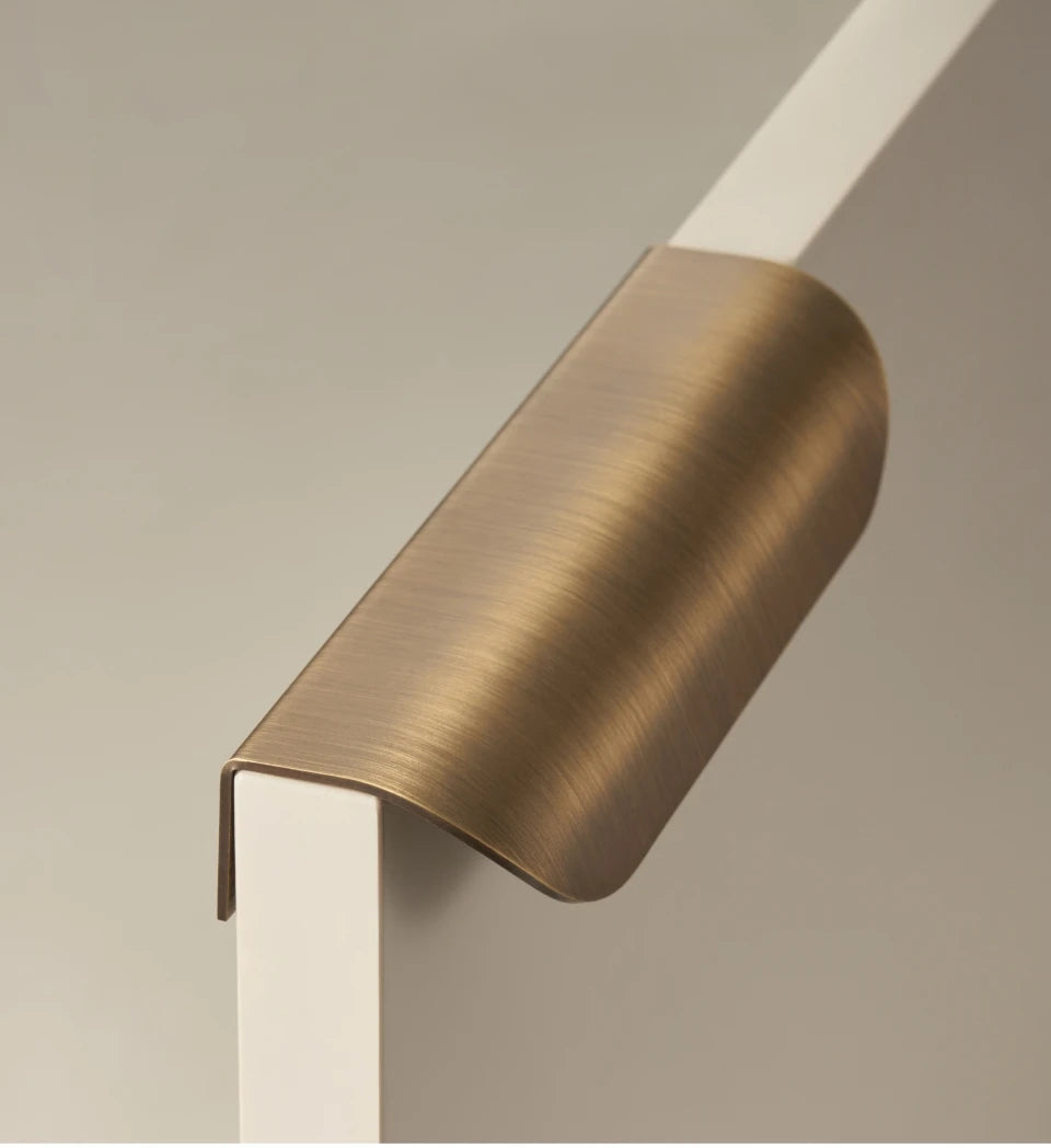 Edge Pull — Antique Brass