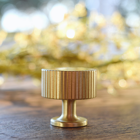 Freya Solid Brass Knob | Satin Brass S - M