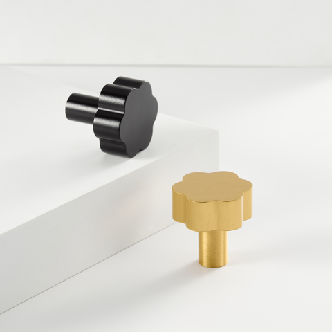 Wavey Solid Brass Knob II | Satin Brass